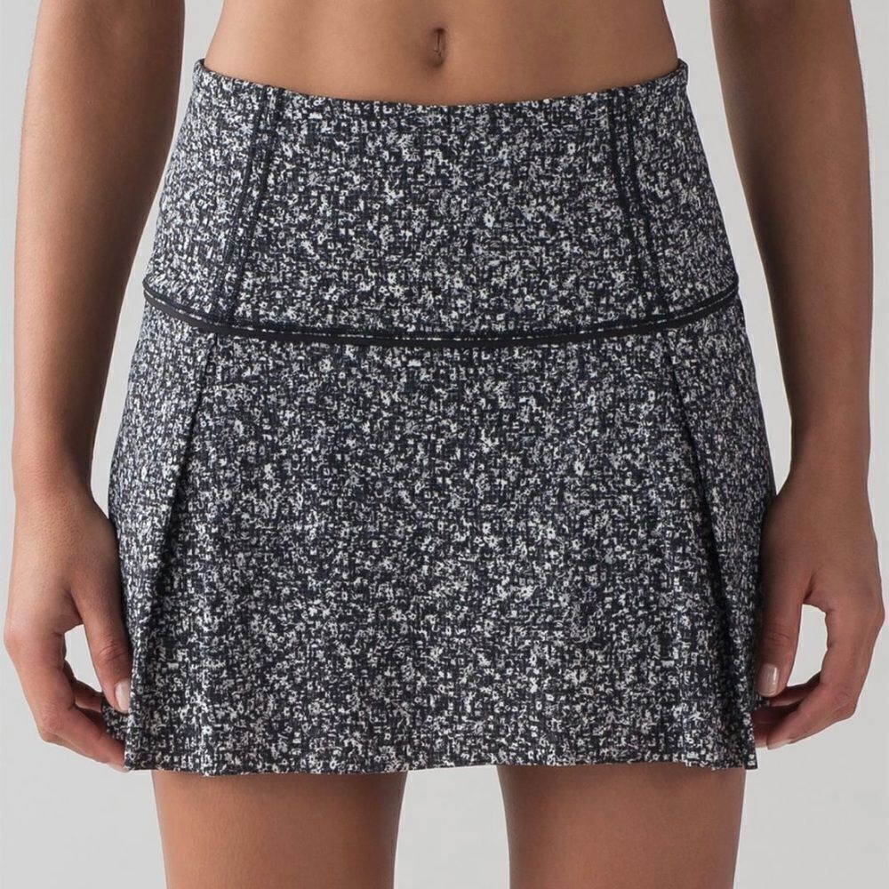 Lululemon Lost in Pace Black Floral Patterned Skirt Built in Shorts